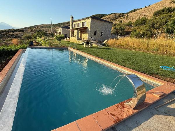 Villa Rovishta, Rezerwuj  Hotele w Gjirokastër County z basenem, Basen