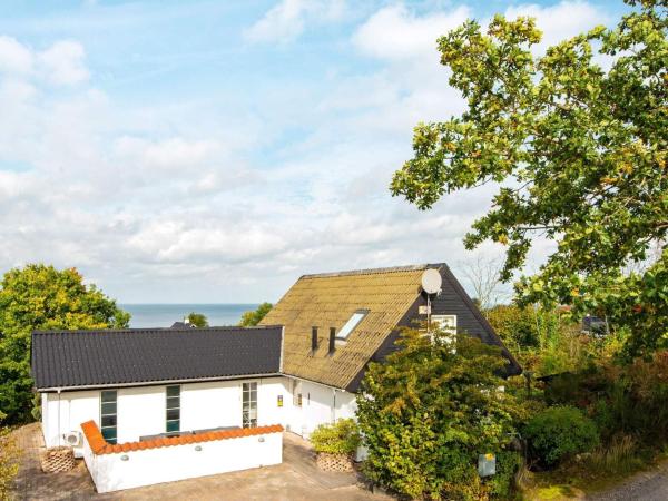 4 star holiday home in Allingåbro, Rezerwuj Dom wakacyjny Allingåbro 